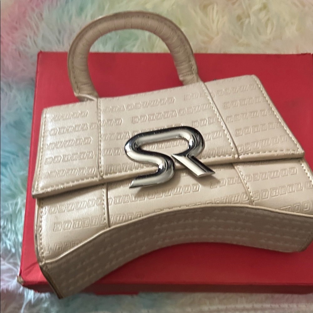 Elegant Cream Handbag